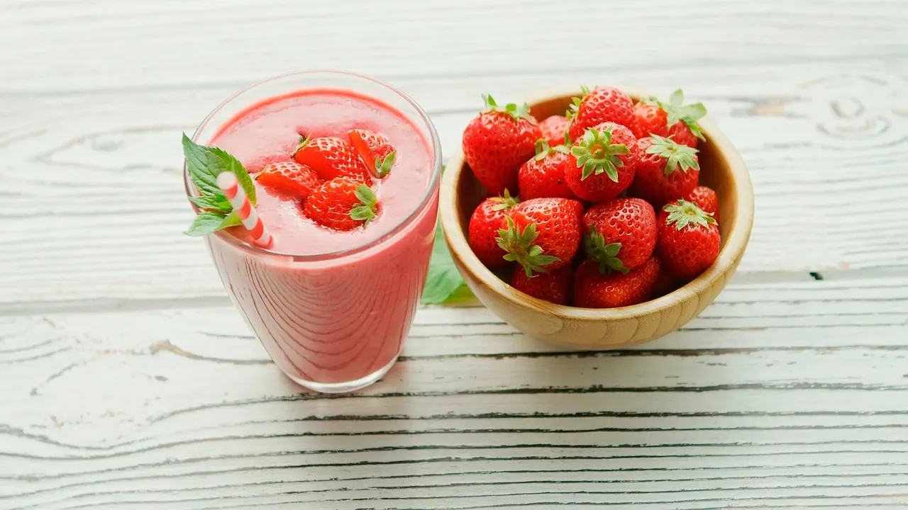 it-is-not-chocolate-but-you-will-love-it-fruit-shake-in-less-than-3-minutes