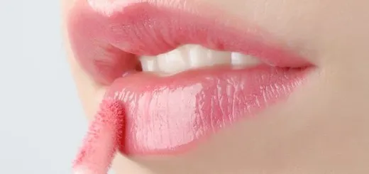 make-it-yourself-incredible-lip-gloss